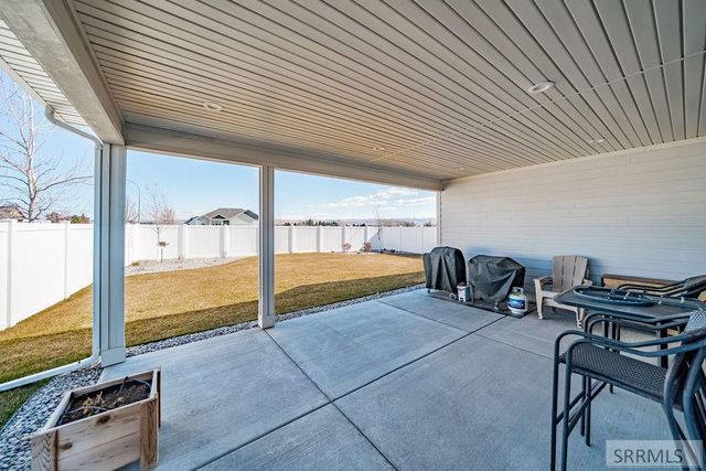 377 Glade Loop, Idaho Falls, ID 83404