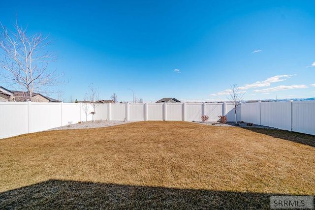 377 Glade Loop, Idaho Falls, ID 83404