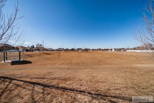 377 Glade Loop, Idaho Falls, ID 83404