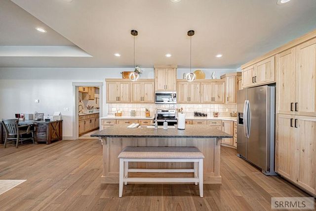 377 Glade Loop, Idaho Falls, ID 83404