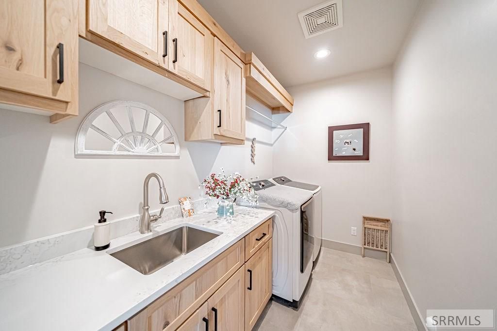 Image 19 of property listing at 377 Glade Loop, Idaho Falls, ID 83404