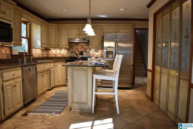 136 CEDAR ROCK ROAD, Leeds, AL 35094