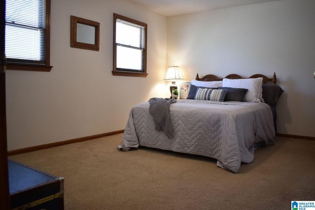 136 CEDAR ROCK ROAD, Leeds, AL 35094