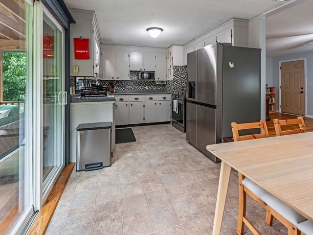 49 Newton Hts, Leominster, MA 01453