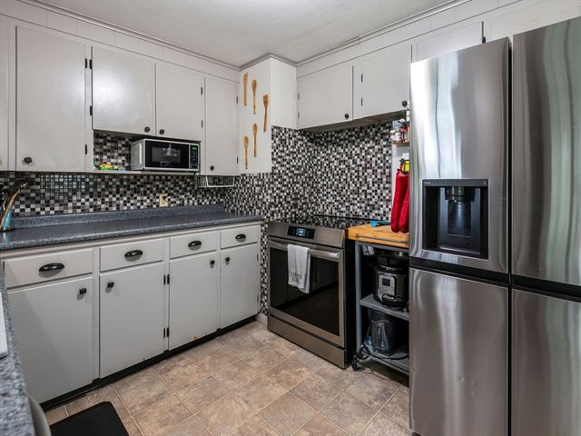 49 Newton Hts, Leominster, MA 01453