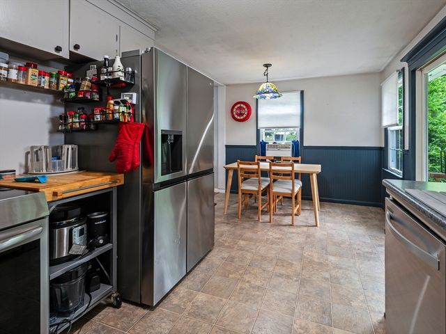49 Newton Hts, Leominster, MA 01453
