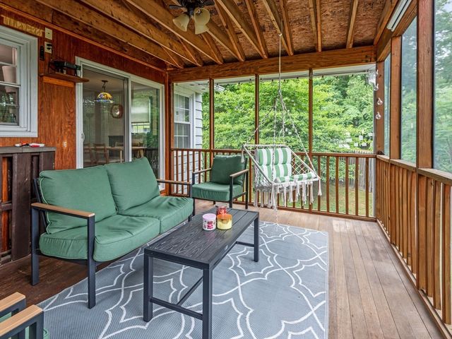 49 Newton Hts, Leominster, MA 01453