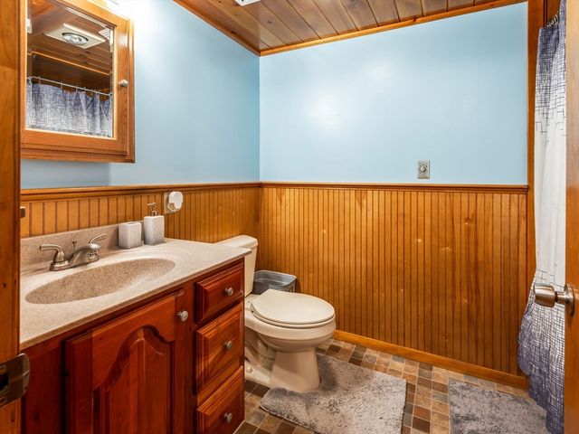 49 Newton Hts, Leominster, MA 01453