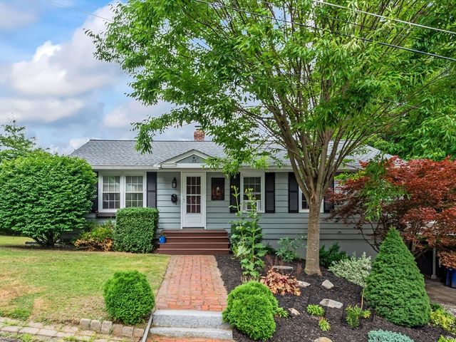 49 Newton Hts, Leominster, MA 01453