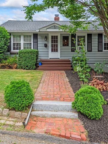 49 Newton Hts, Leominster, MA 01453