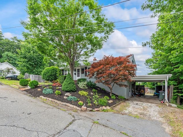49 Newton Hts, Leominster, MA 01453