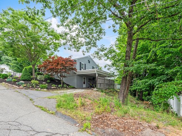 49 Newton Hts, Leominster, MA 01453