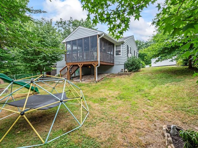 49 Newton Hts, Leominster, MA 01453