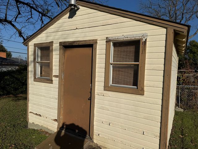 2214 N Trinidad Drive, Dallas, TX 75232