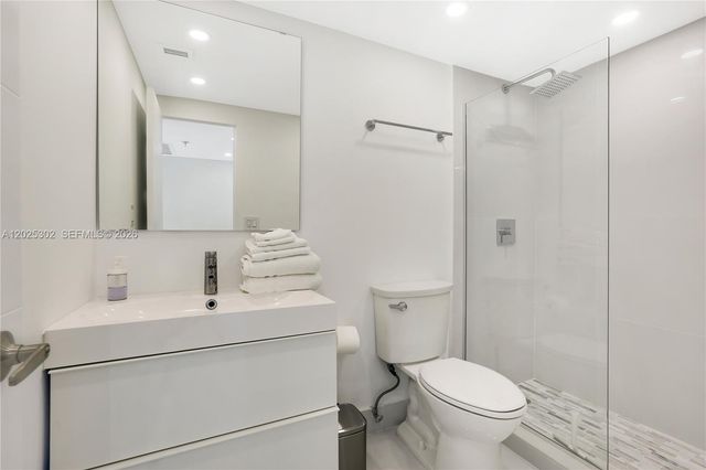 5445 Collins Ave 1203, Miami Beach, FL 33140