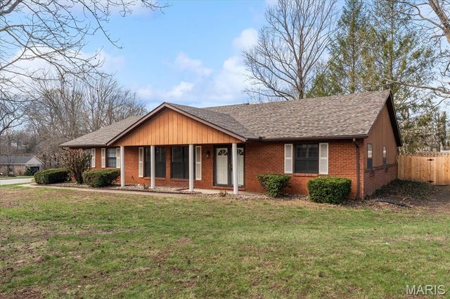 624 Wildwood Lane, O'fallon, IL 62269