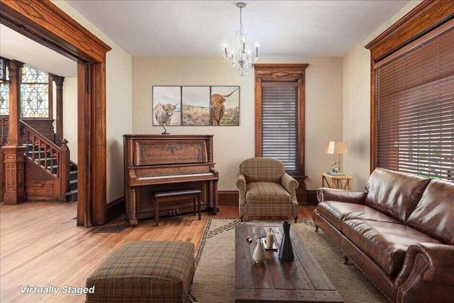 122 10th STREET S, La Crosse, WI 54601
