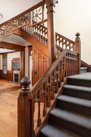 122 10th STREET S, La Crosse, WI 54601