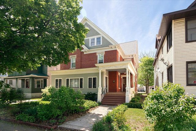 122 10th STREET S, La Crosse, WI 54601