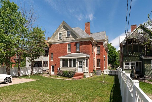 122 10th STREET S, La Crosse, WI 54601