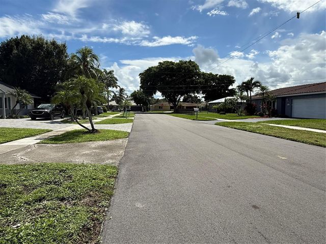 105 Orchard Ridge Lane, Boca Raton, FL 33431