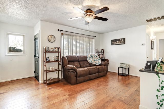 3217 La Veta Drive NE, Albuquerque, NM 87110