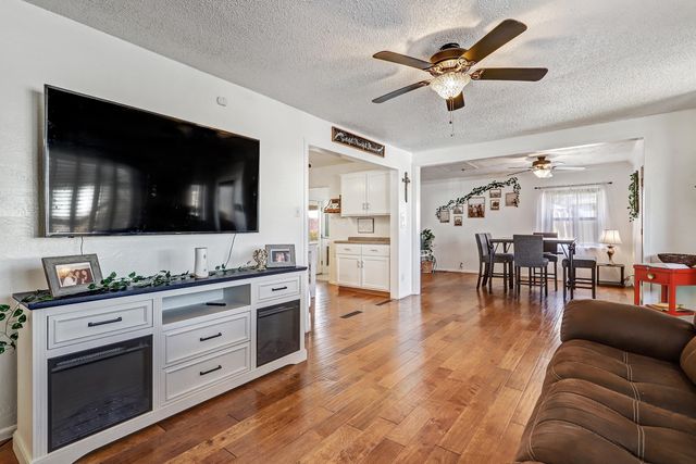 3217 La Veta Drive NE, Albuquerque, NM 87110