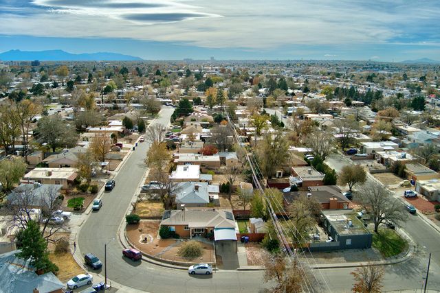 3217 La Veta Drive NE, Albuquerque, NM 87110