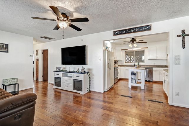 3217 La Veta Drive NE, Albuquerque, NM 87110