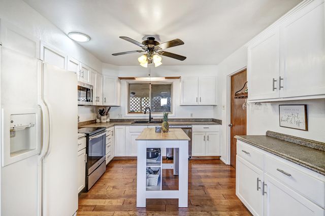 3217 La Veta Drive NE, Albuquerque, NM 87110