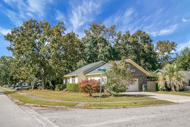 401 Terrier Road, Goose Creek, SC 29445