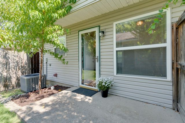 104 Waterview Dr, Hendersonville, TN 37075