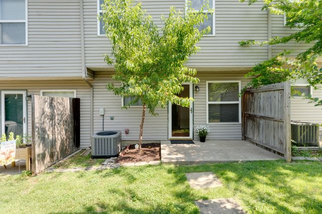 104 Waterview Dr, Hendersonville, TN 37075