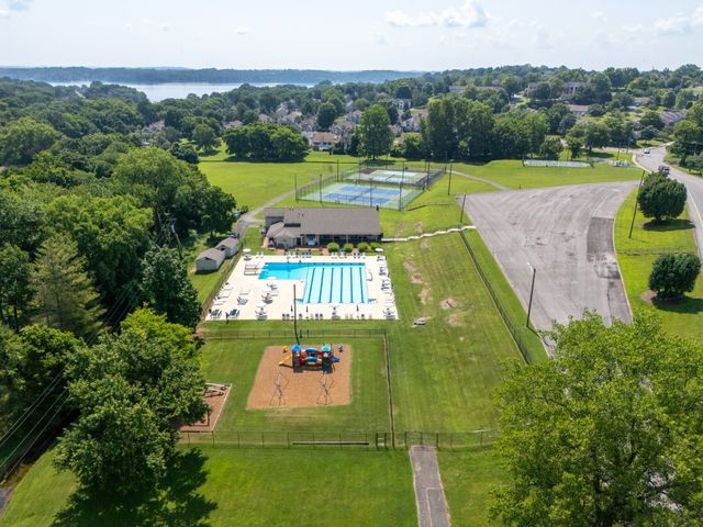 104 Waterview Dr, Hendersonville, TN 37075