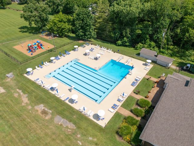 104 Waterview Dr, Hendersonville, TN 37075