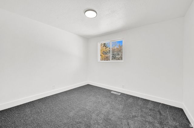 895 N STONEYBROOK RD, Kaysville, UT 84037