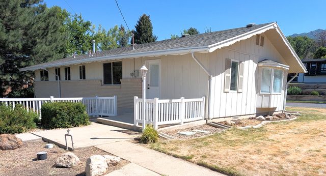 895 N STONEYBROOK RD, Kaysville, UT 84037