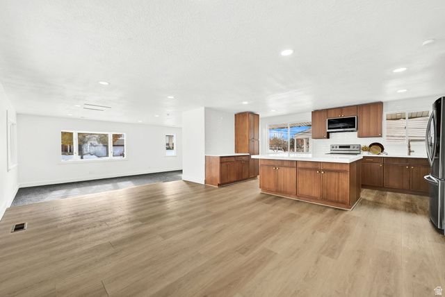 895 N STONEYBROOK RD, Kaysville, UT 84037