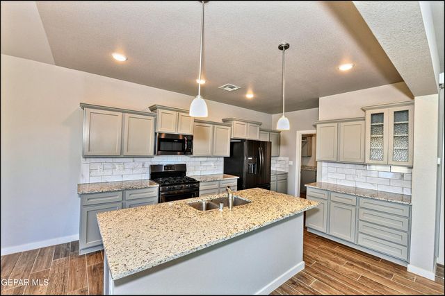 6952 Black Mesquite Drive, El Paso, TX 79934