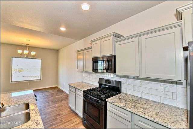 6952 Black Mesquite Drive, El Paso, TX 79934