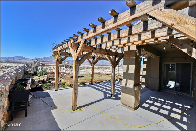 6952 Black Mesquite Drive, El Paso, TX 79934