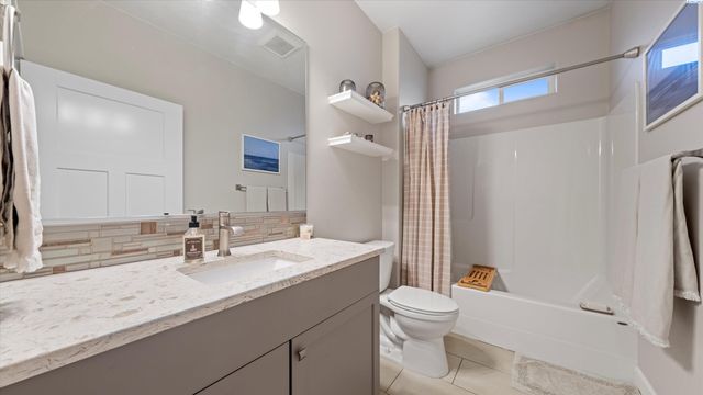 2717 Serenity Ct., West Richland, WA 99353