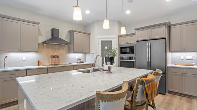 2717 Serenity Ct., West Richland, WA 99353