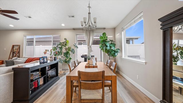 2717 Serenity Ct., West Richland, WA 99353