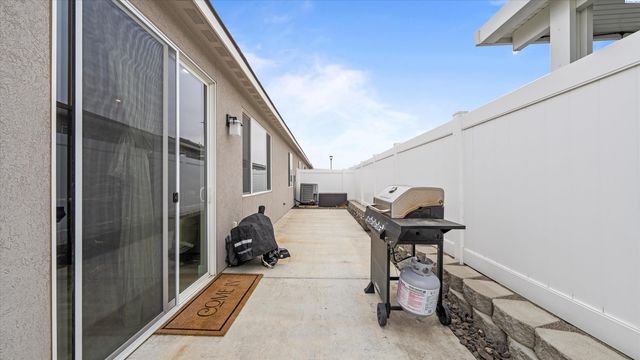 2717 Serenity Ct., West Richland, WA 99353