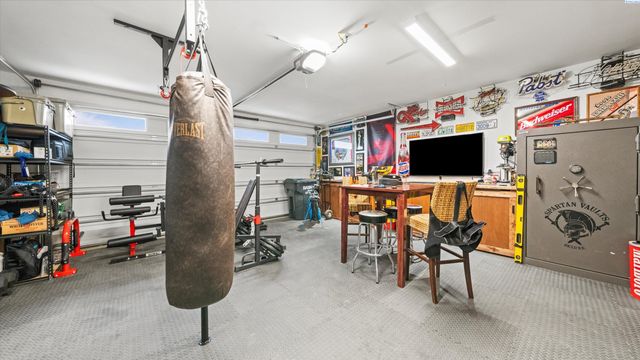 2717 Serenity Ct., West Richland, WA 99353