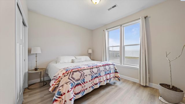 2717 Serenity Ct., West Richland, WA 99353