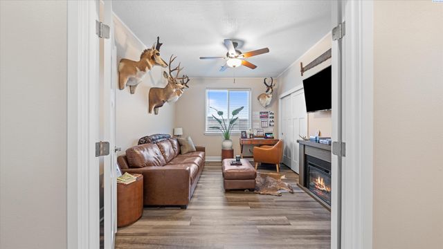 2717 Serenity Ct., West Richland, WA 99353