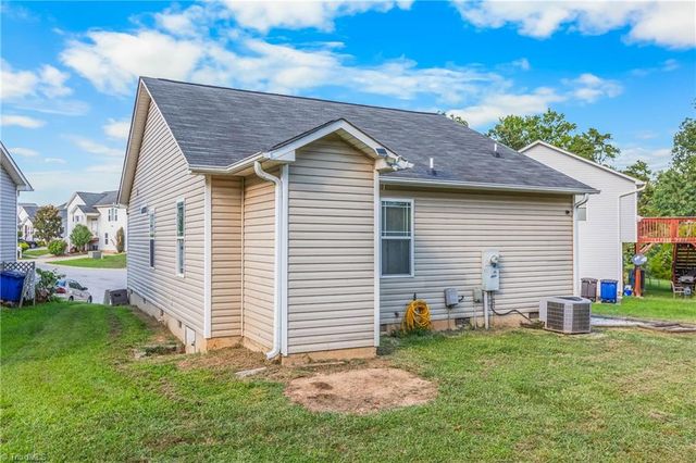 594 Denny Drive, Winston-salem, NC 27107