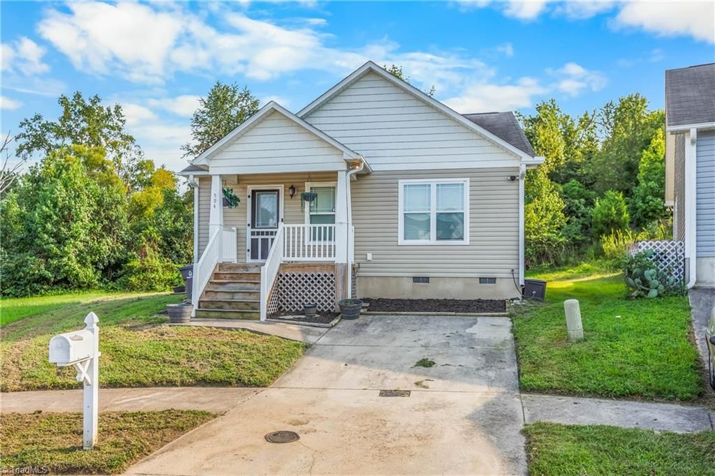 594 Denny Drive, Winston-salem, NC 27107